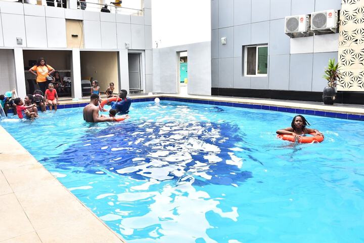 Pool 33 of 51