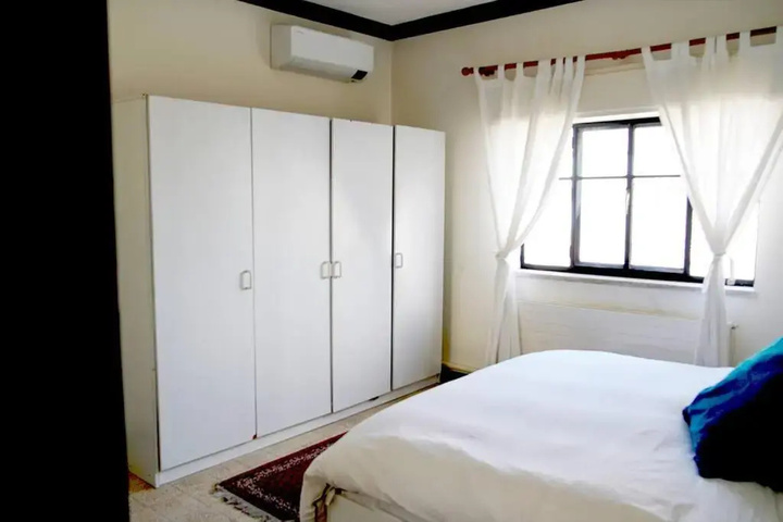 Room 6 of 19