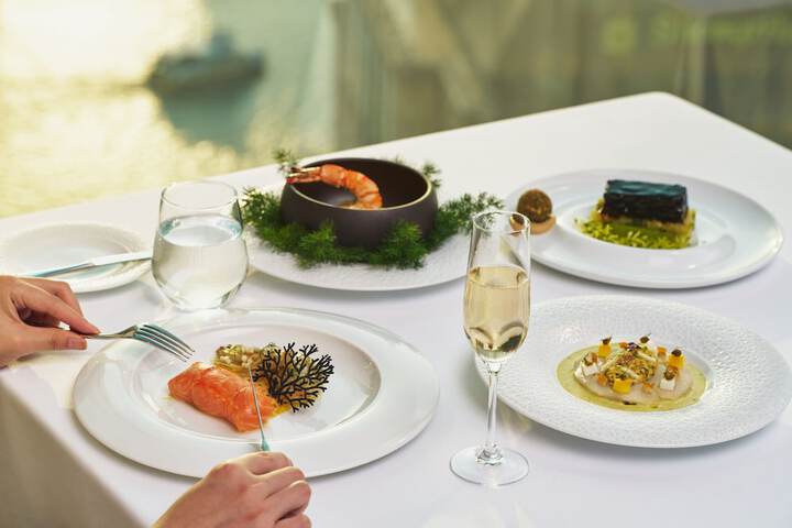 Dining 174 of 229