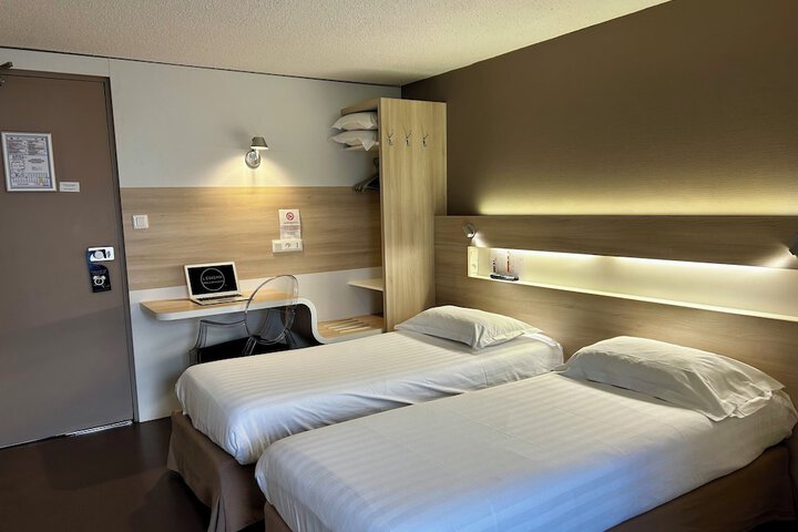 Room 5 of 46