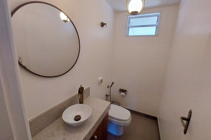 Room 46 of 63