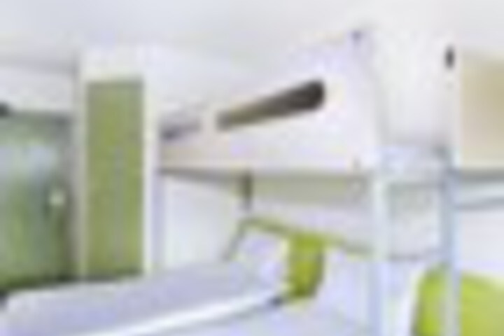 Room 14 of 93
