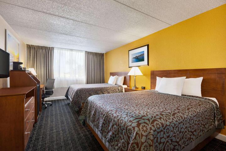 1 King Bed (5 of 6)