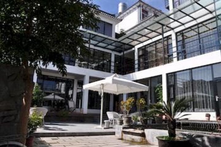 Hotel 8 of 76