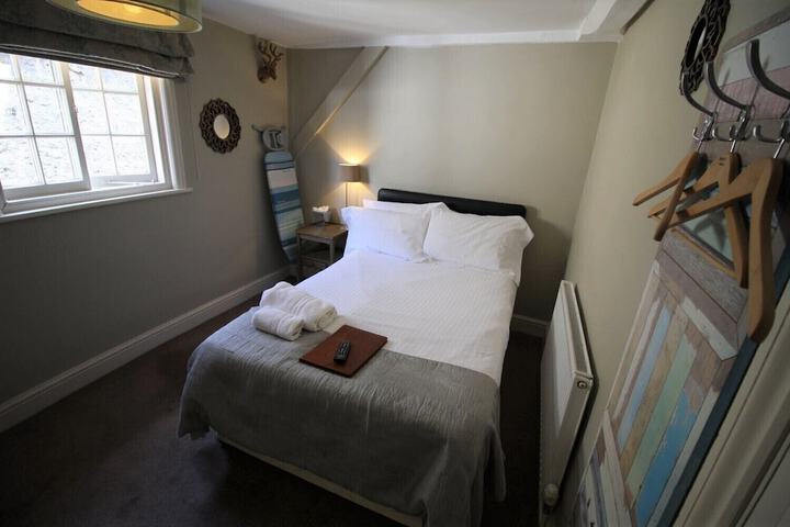 Room 11 of 62