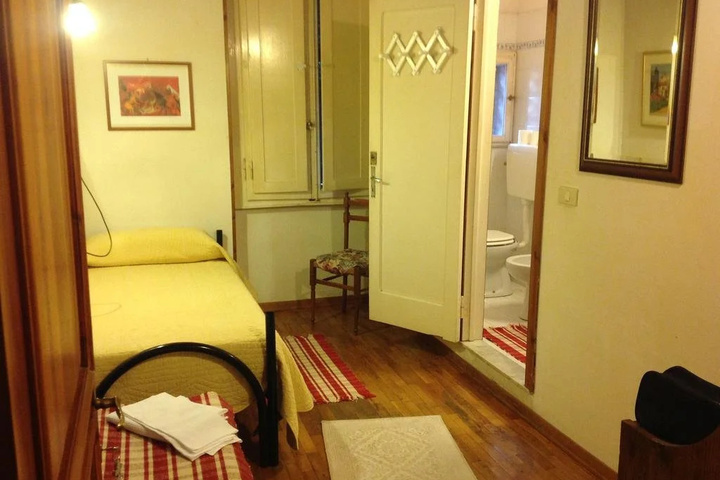 Room 5 of 19