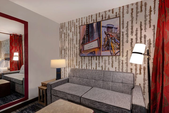 Room 25 of 44