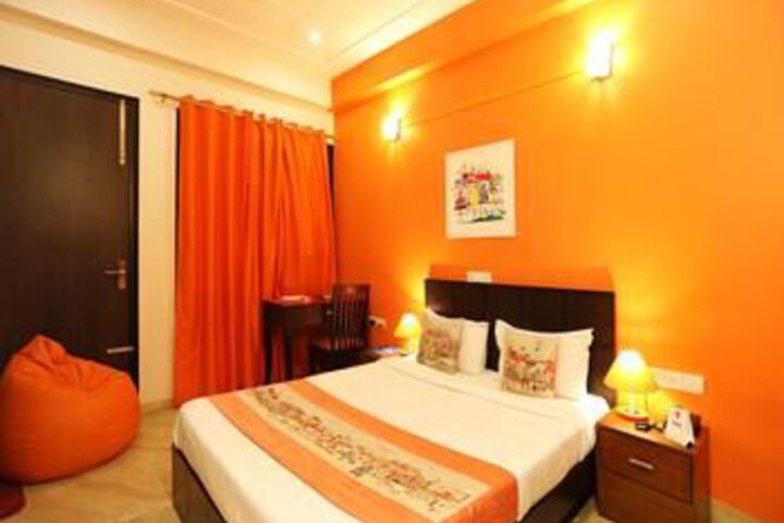 Room 15 of 30