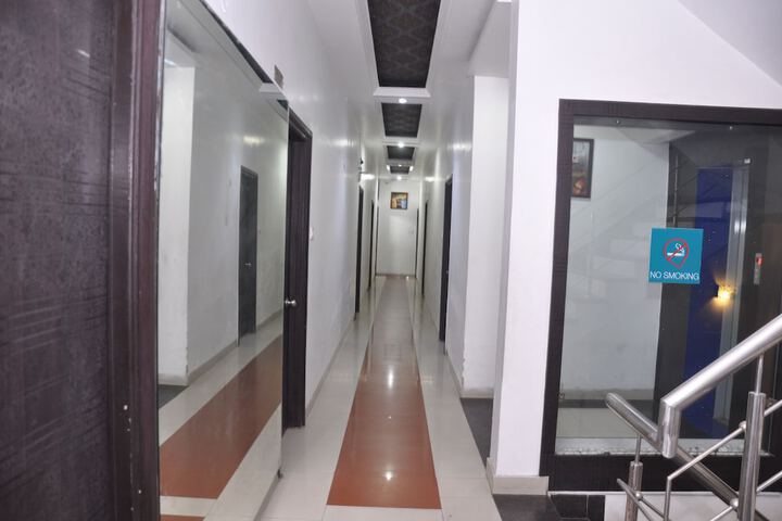 Ballroom/Hall 31 of 31