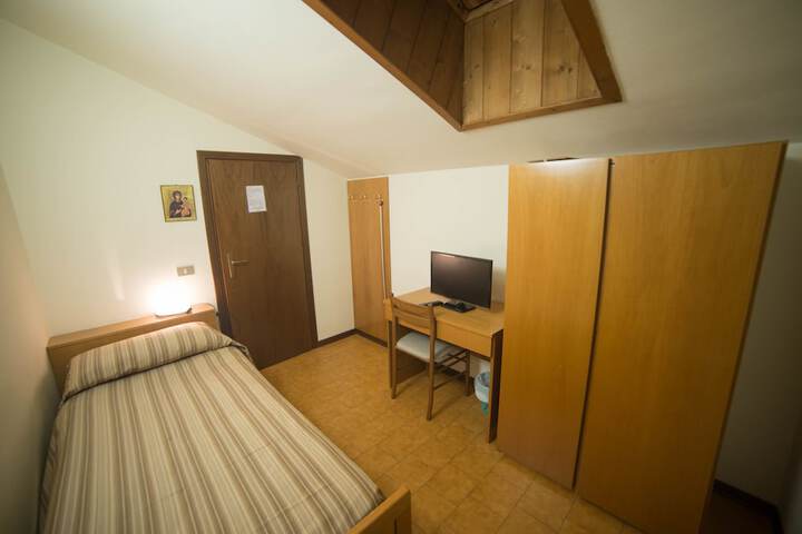 Room 10 of 54