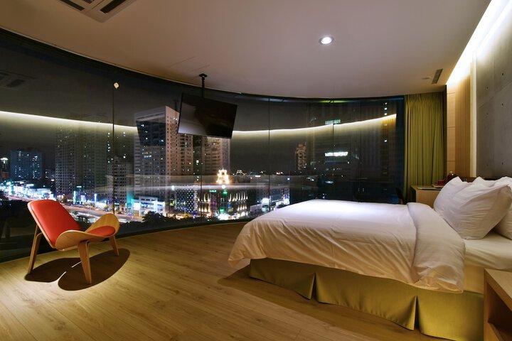 Room 28 of 56