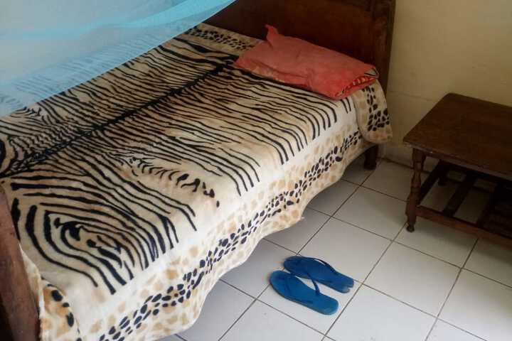 Room 5 of 10