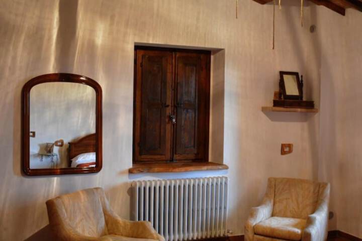 Room 6 of 32