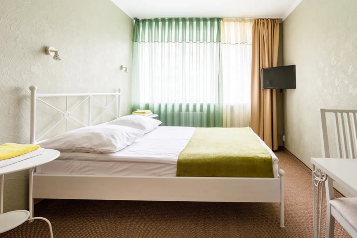 Room 8 of 27