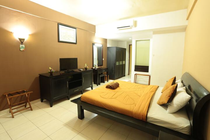 Room 14 of 42