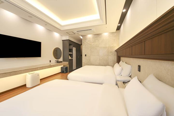 Room 39 of 77