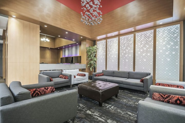 Entrance & Lobby