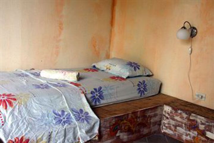 Room 10 of 20