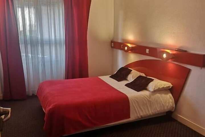 Room 2 of 17