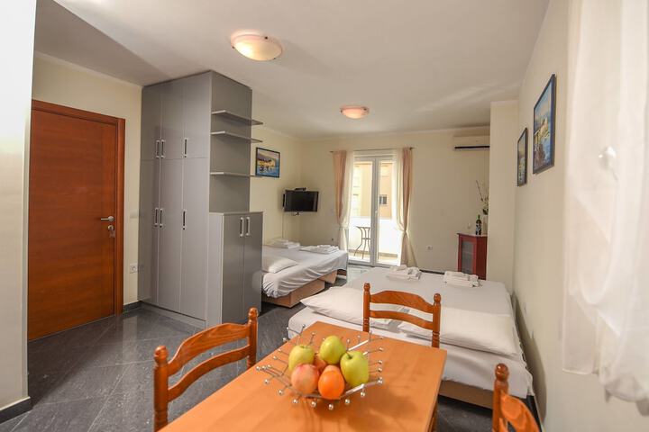 Room 35 of 67