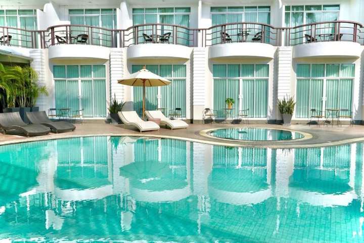 Pool 66 of 113