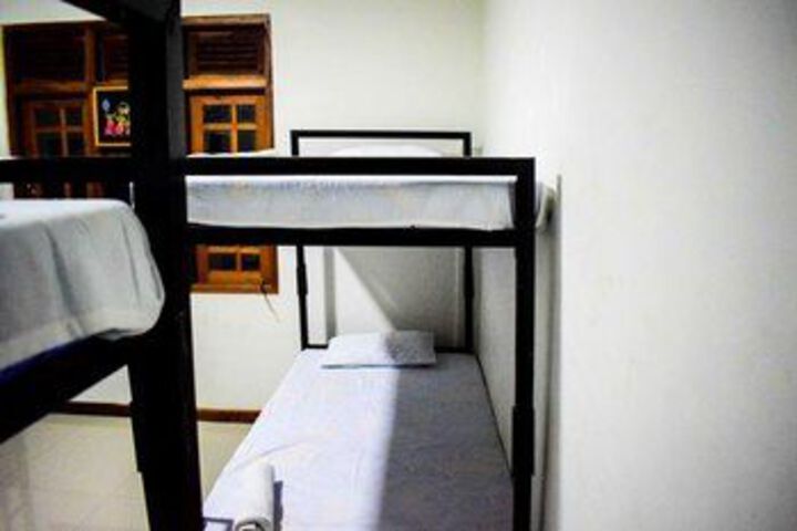 Room 27 of 49