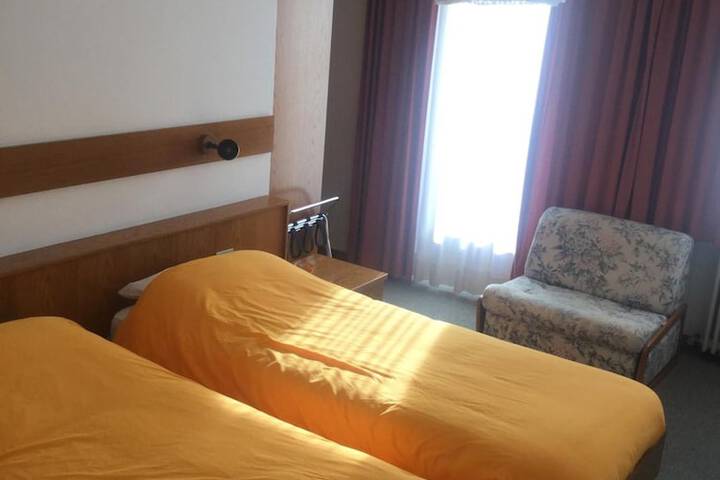 Room 11 of 49
