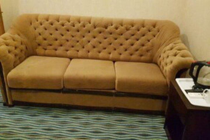 Room 80 of 90