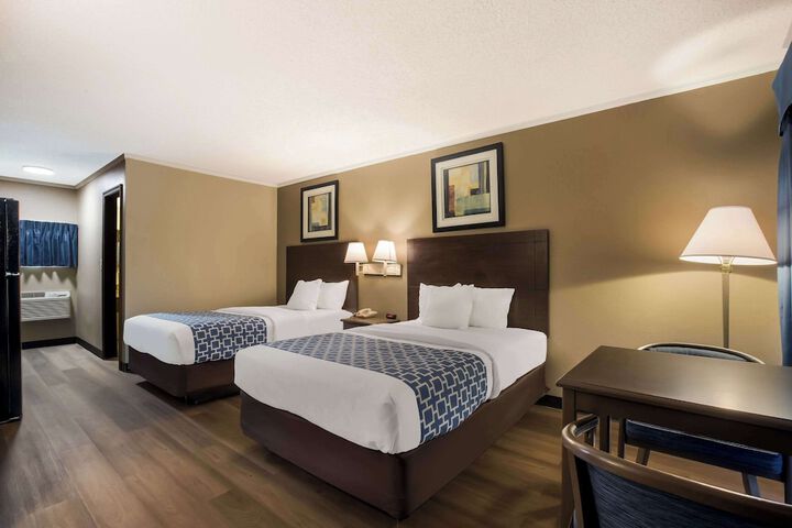 2 Double Beds (5 of 8)