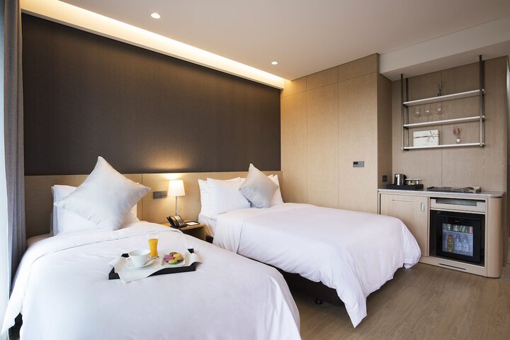 Room 25 of 132