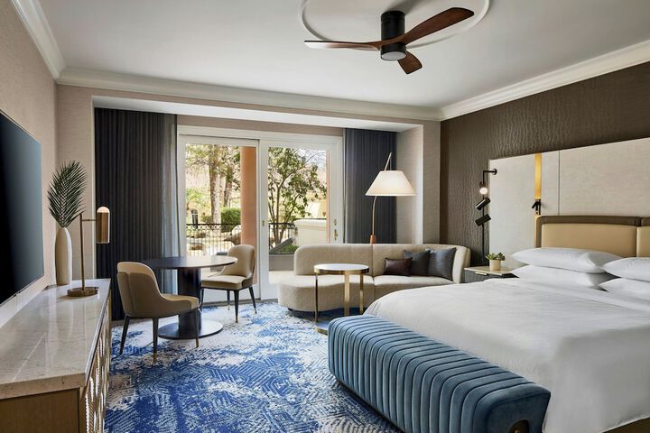 Room 32 of 192