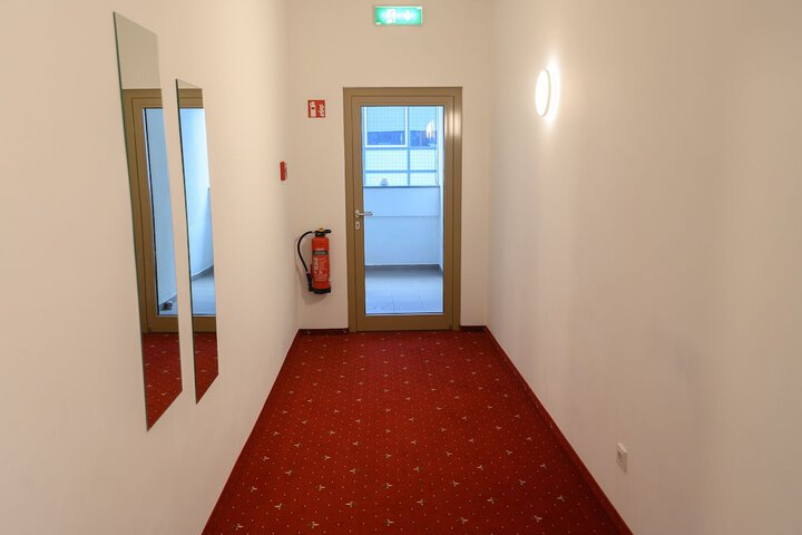 Ballroom/Hall 61 of 78