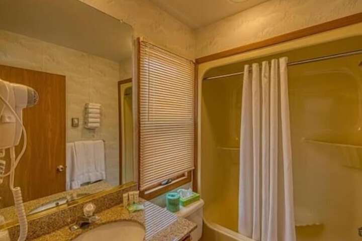 Room 14 of 22