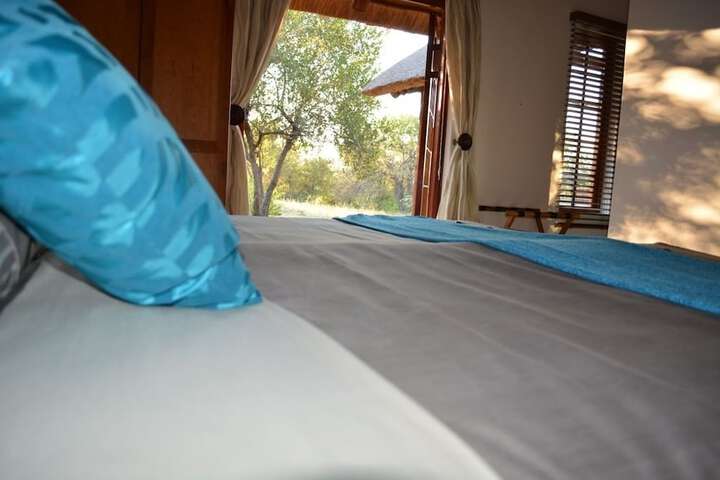 Room 4 of 38