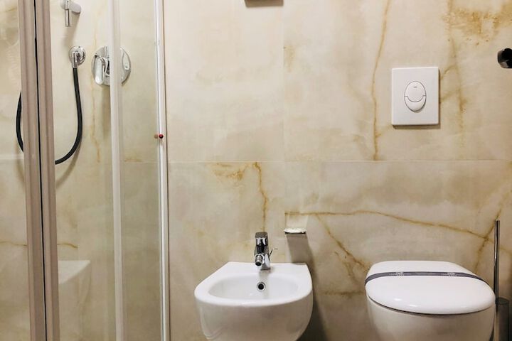 Room 19 of 32