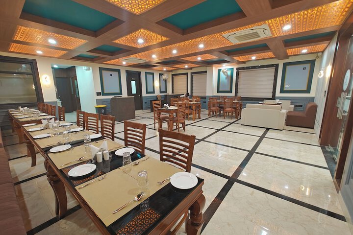 Ballroom/Hall 47 of 70