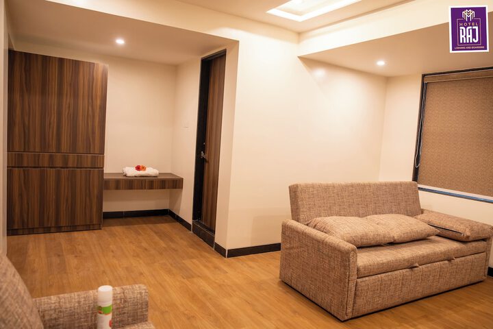 Room 8 of 19