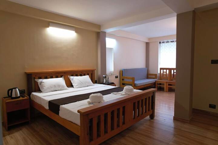 Room 12 of 28
