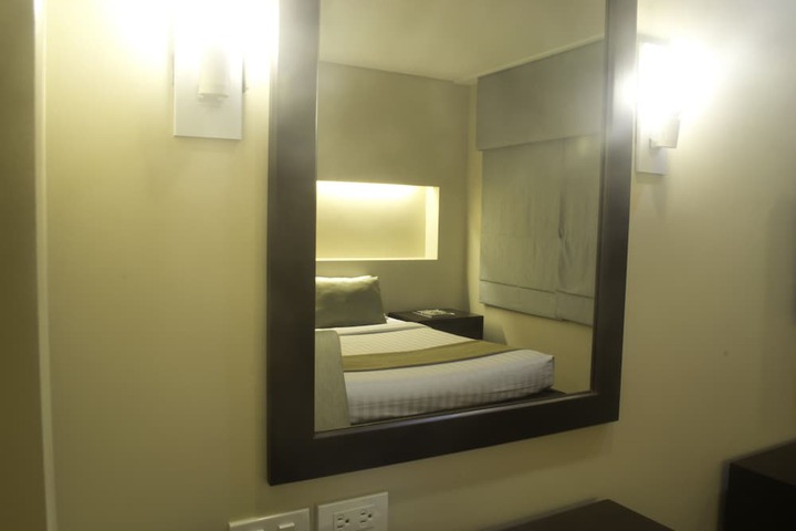 Room 35 of 58