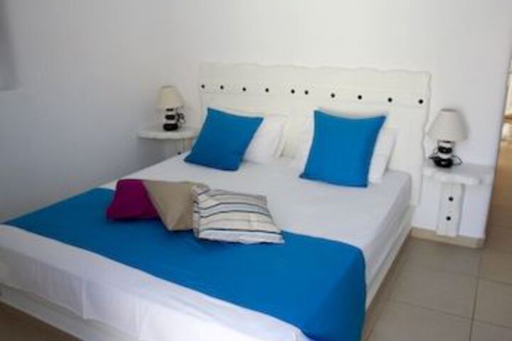 Room 8 of 25