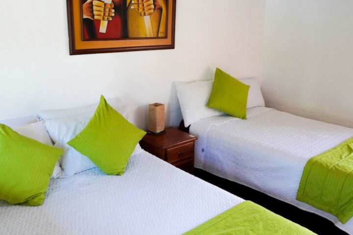Room 5 of 18