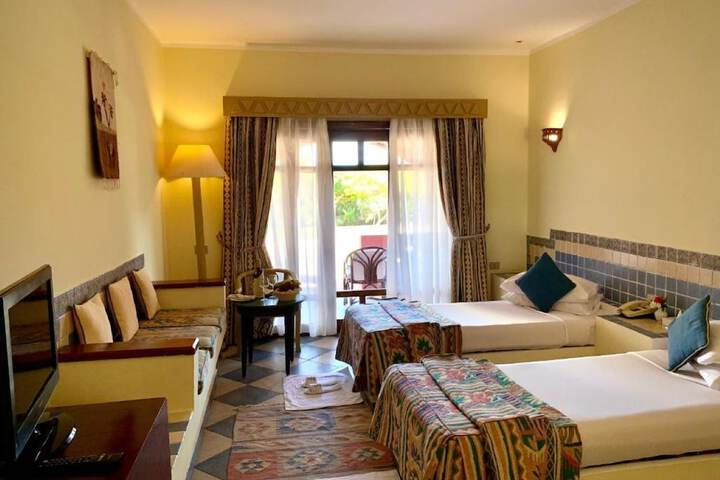 Room 10 of 75