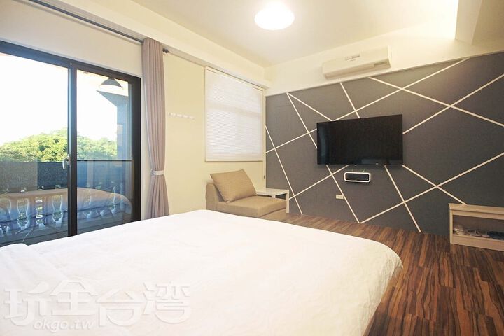 Room 2 of 15