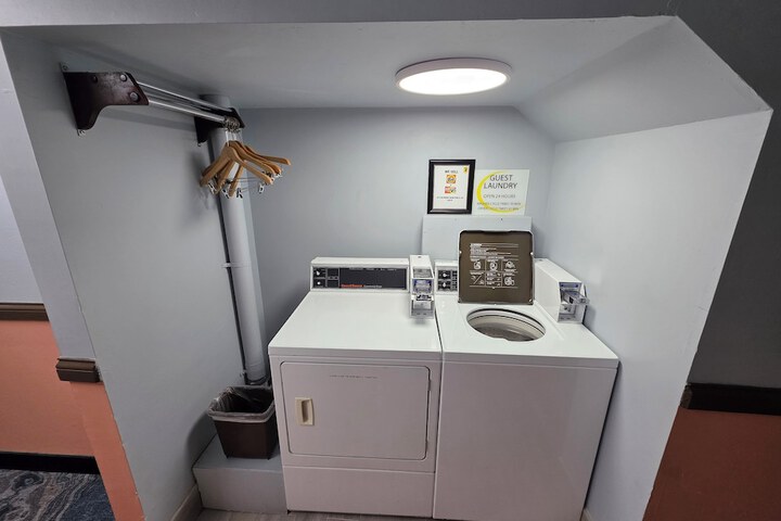 Room 21 of 25