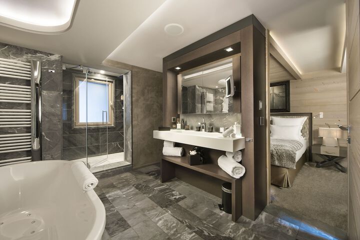 Room 25 of 186