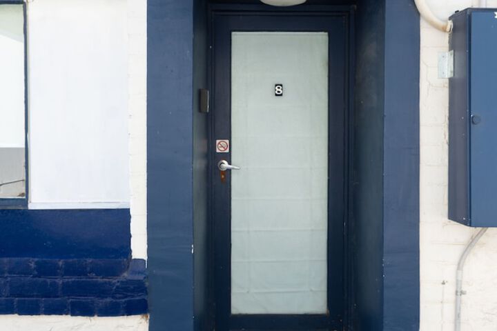 Room 18 of 33