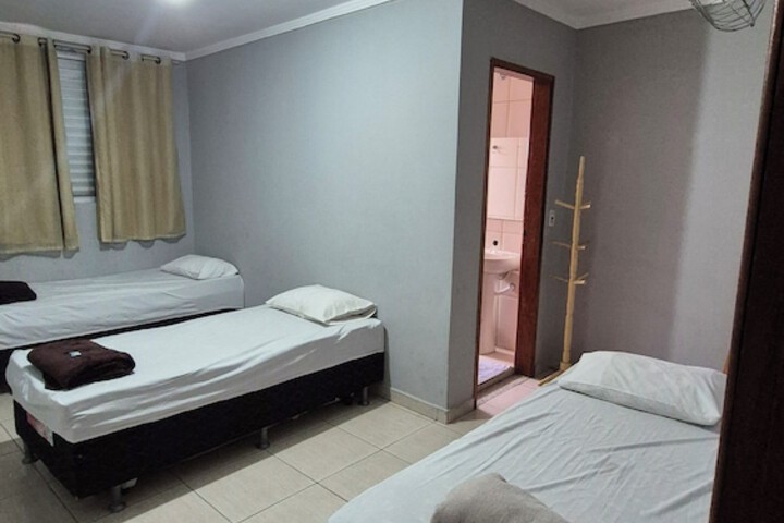 Room 4 of 11