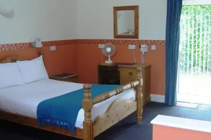 Photo of Manor House Hotel