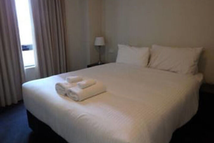 Room 14 of 28