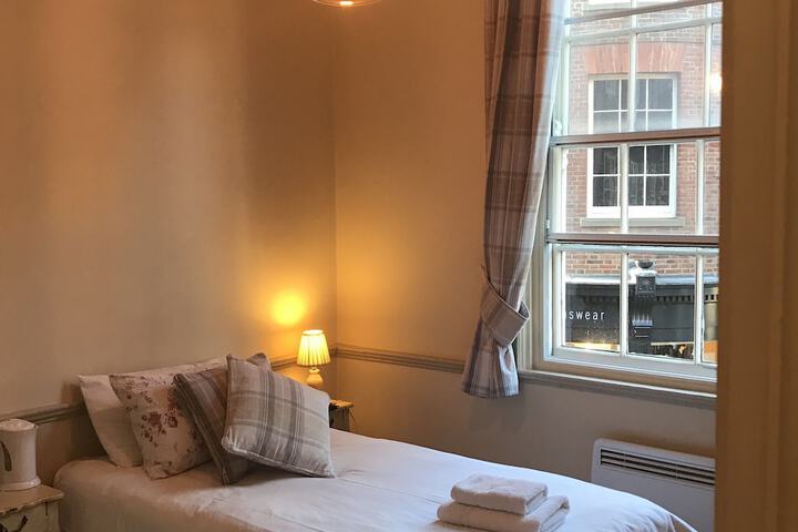 Room 14 of 61